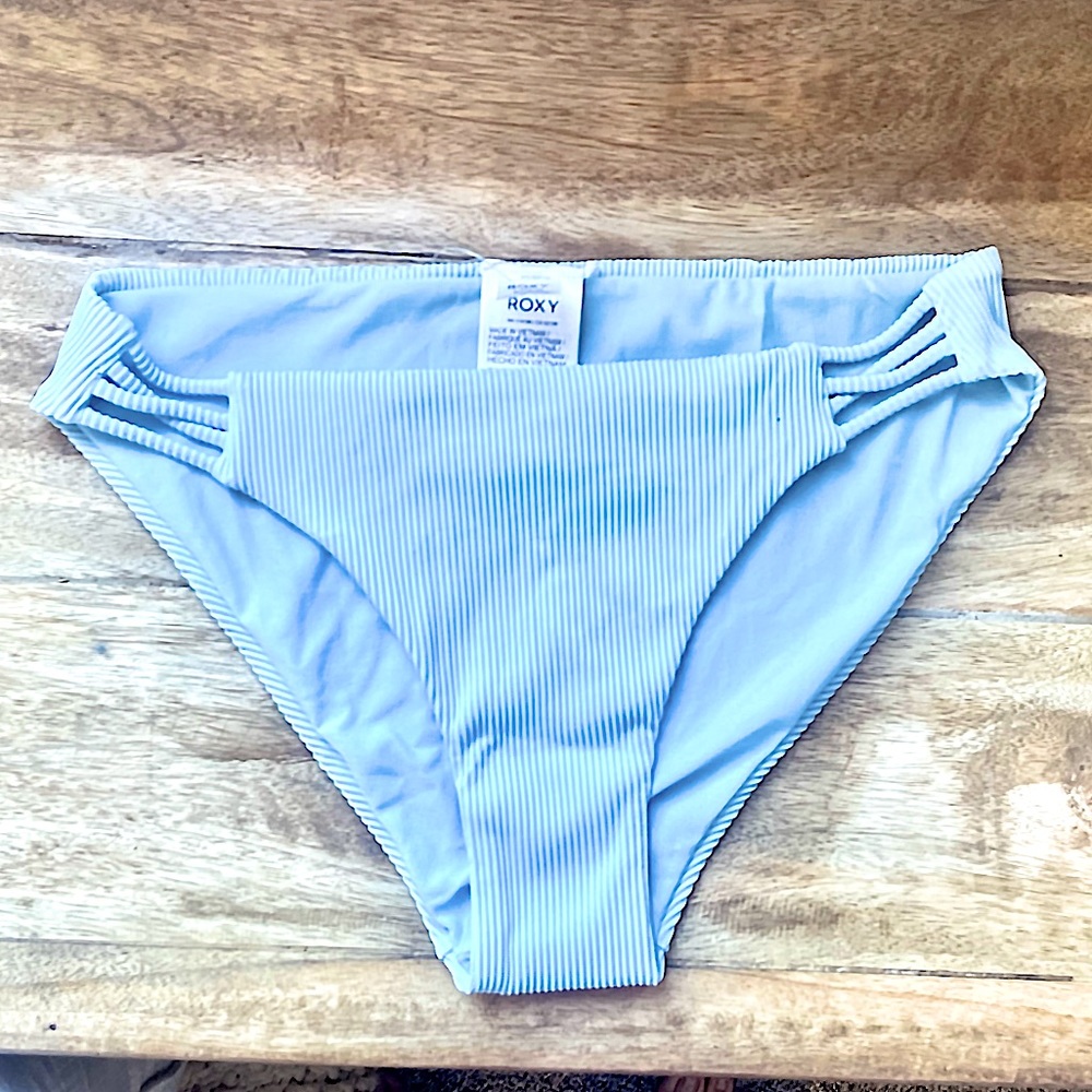 New Roxy Light Blue Ribbed Bikini Set Sz M - Picture 9 of 12